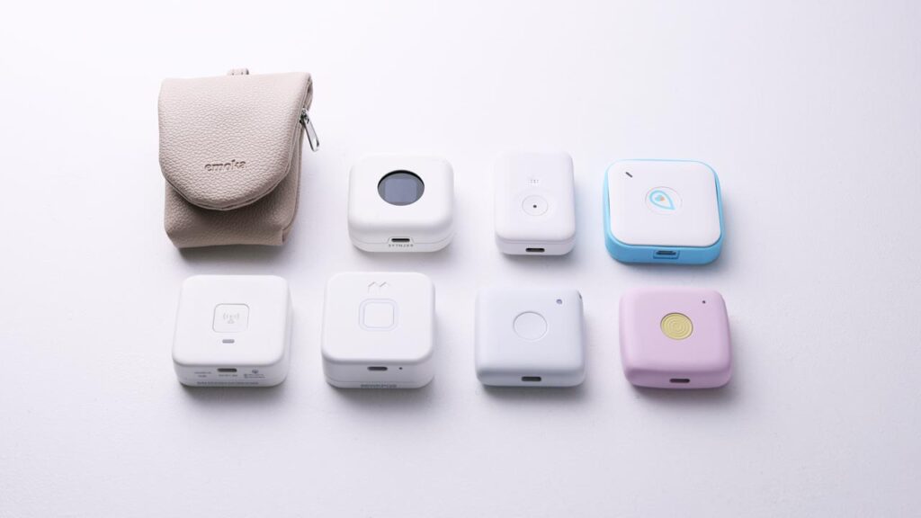 emokaの子供用GPSケース、対応機種